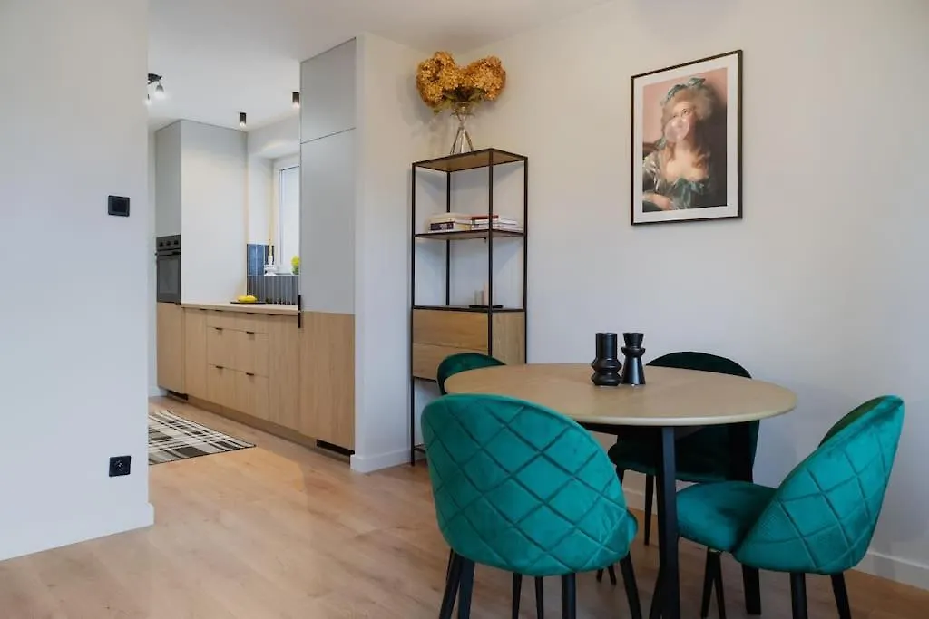 Warsaw Concierge Niska Lägenhet